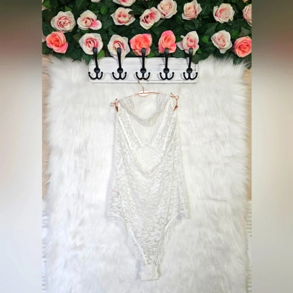 La Vie En Rose Romance Lace Halter Bodysuit - Picture 3 of 6